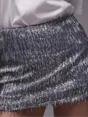 Topshop needle embellished mini skirt in silver  size 6 NWT